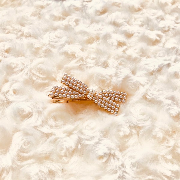 Pearl Hair Clips, Statement Pearl Bow, Retro Pearl Barrette Hair Clips, Alligator Hair Clip, birthday gift, Princess Pearl Accessories