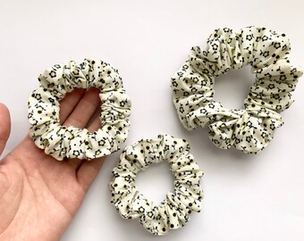 Scrunchies Pack, Floral Scrunchies, Baumwolle Scrunchy, handgemachte Scrunchies, Haarkrawatten, Scrunchies Pack von 2