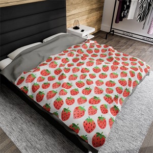 Strawberry Blanket | Strawberry | Velveteen Plush Blanket