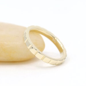 14K Plain Wedding Ring / Stackable Wedding Band / Yellow Gold / Simple Ring / Dainty Wedding Band / Matchable Band / 14K Gold Band