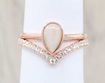 14K Pear Opal Chevron Diamond Wedding Band Ring Set / Opal Engagement Ring / Chevron Diamond Band / Bridal Ring Set / Yellow Gold