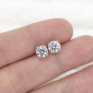1.5ct Lab Grown Diamond Stud Earrings: 14K White Gold