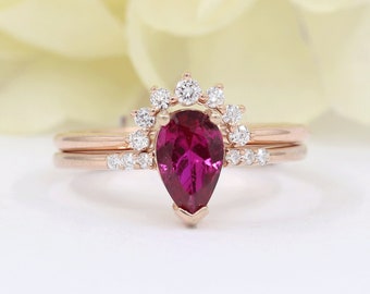 14K 1CT Ruby Diamond Band Ring Set / Pear Ruby Engagement Ring / Diamond Crown Wedding Band / Rose Gold / Anniversary Ring / Ruby Ring Set