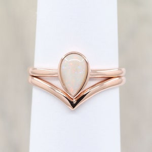 14K Pear Opal Band Ring Set / Pear Opal Engagement Ring / Simple Bridal Ring Set / Chevron Wedding Band / Yellow Gold / Anniversary Ring