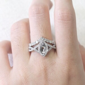 14K Diamond Chevron Wedding Band / Diamond Ring / Chevron Band / Matching Band Ring / Stackable Ring / White Gold / Anniversary Ring imagem 9