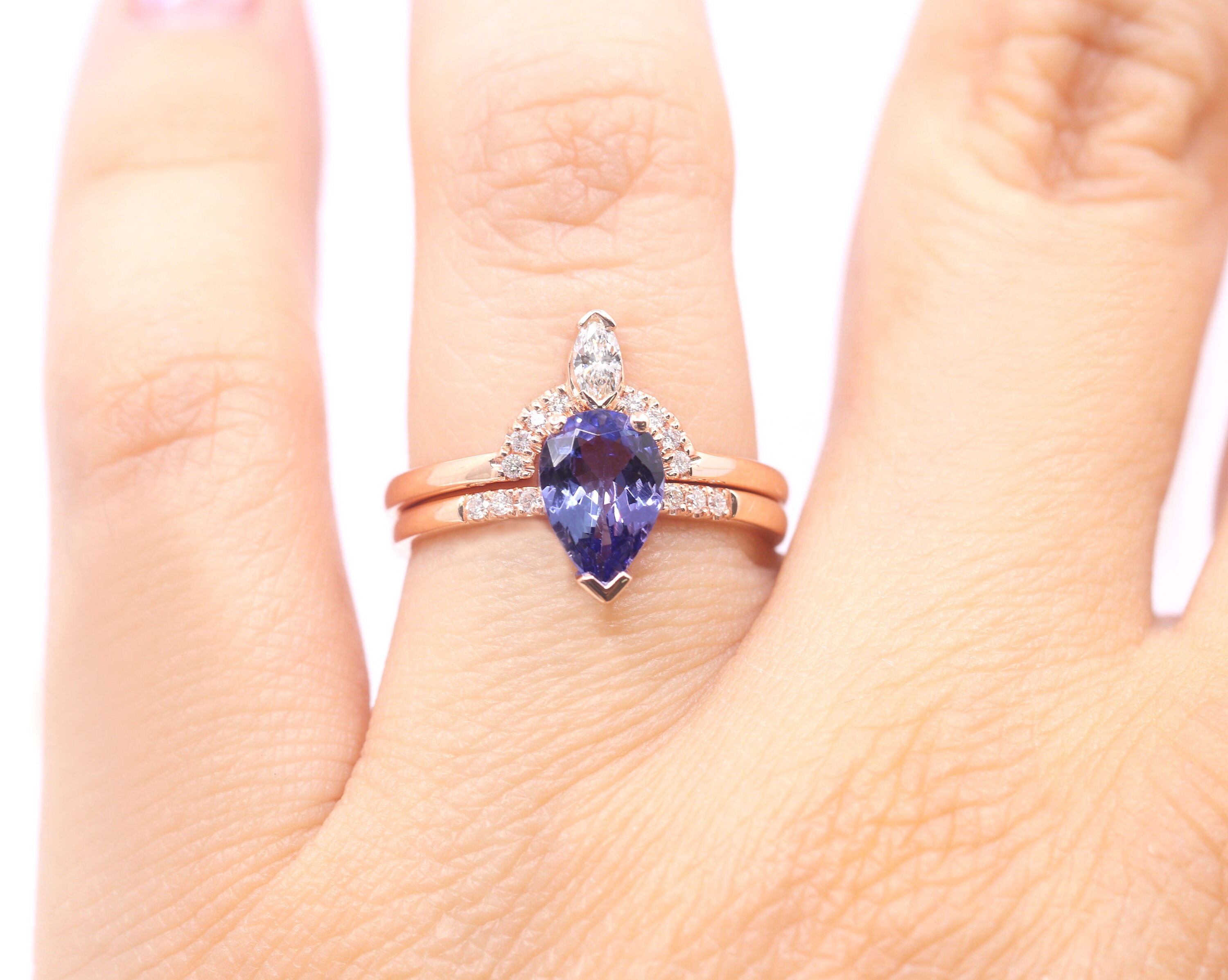 Tanzanite and diamond wedding band best sale
