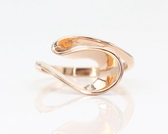 14K Curved Band / Plain Curved Band / Unique Band / Wave Band / Plain Band / Freeform Band Ring / Stackable Ring / 14k Yellow Gold