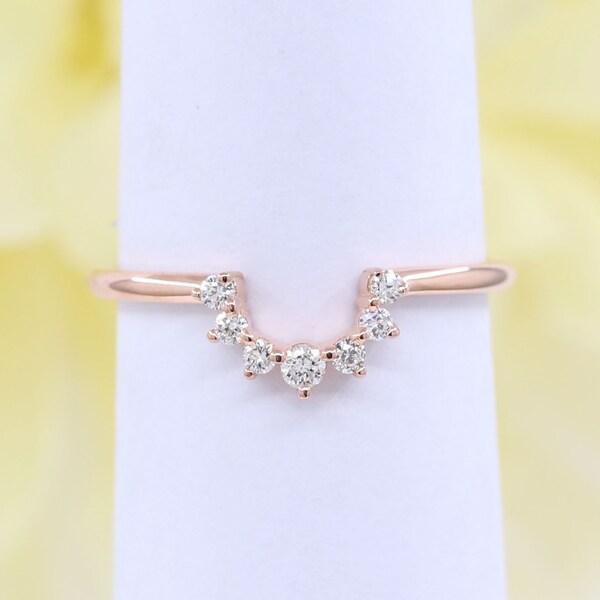 Alianza de boda con corona de diamantes en oro rosa de 14 quilates: anillo de contorno