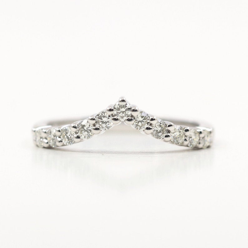 14K Diamond Chevron Wedding Band / Diamond Ring / Chevron Band / Matching Band Ring / Stackable Ring / White Gold / Anniversary Ring imagem 4