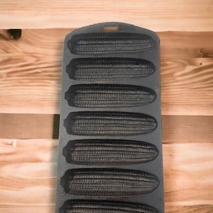 Vintage Unbranded Cast Iron Cornbread Mold, Cast Iron Pan, Cornbread Pan, 7 Section Cornbread Mold, Bridal Shower Gift, Gift for Cook