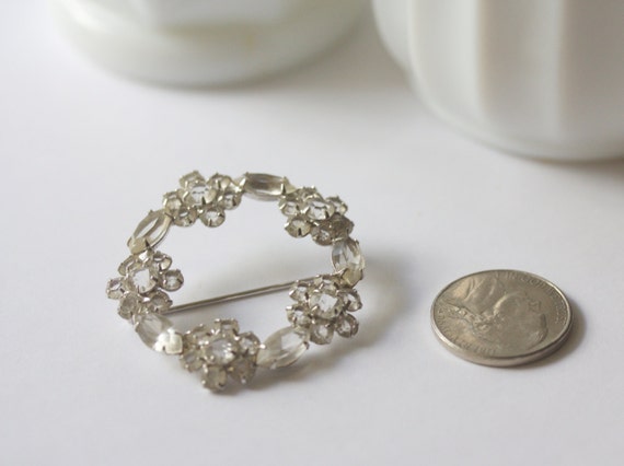 Vintage Rhinestone Round Bridal Brooch - image 4