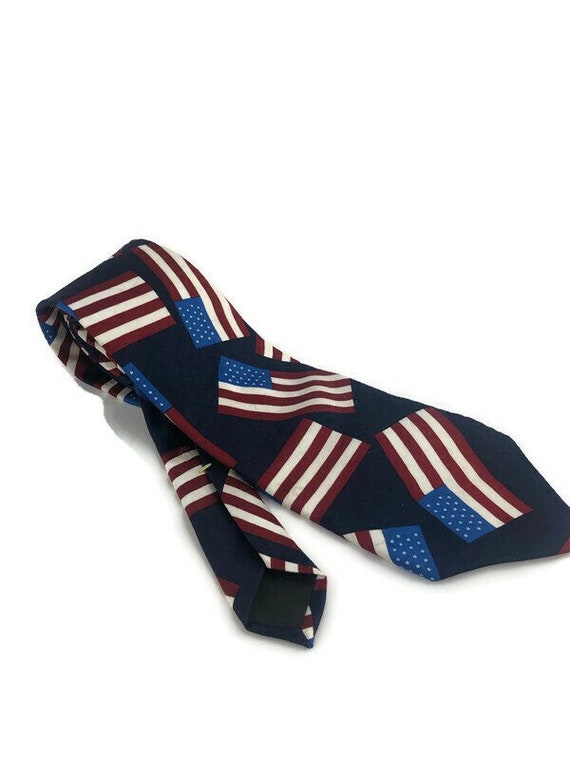 Vintage American Flag Tie, Patriotic Necktie, Red 