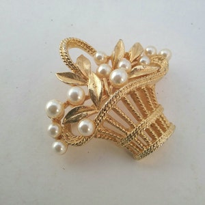 Vintage Flower Basket Brooch, Ben Amun Jewelry, Delicate Brooch, Wedding Jewelry image 4