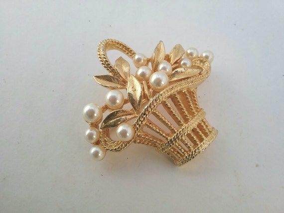 Vintage Flower Basket Brooch, Ben Amun Jewelry, D… - image 4