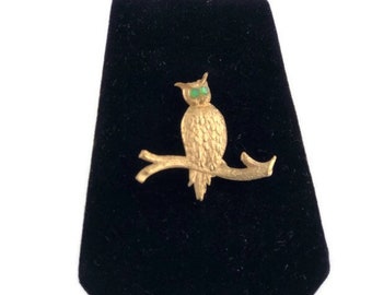 Vintage Small Gold Tone Owl Brooch with Green Eyes