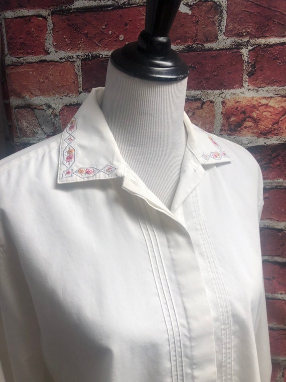 Vintage Womens White Cotton Blouse, Embroidered B… - image 2