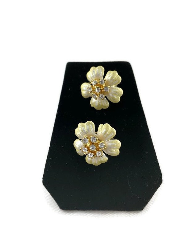 Vintage White Floral Clip Earrings, Spring Earring
