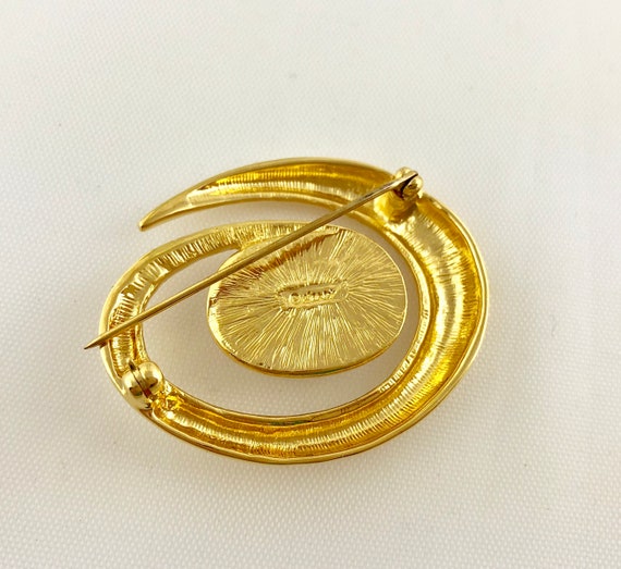 Vintage Monet Brooch, Gold Tone Brooch with Faux … - image 7