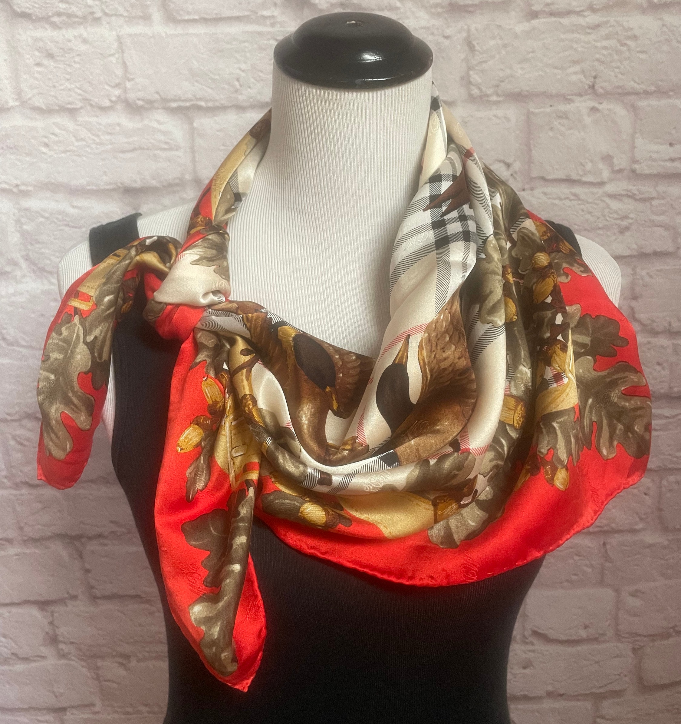 Foulard Vintage D'ESTE By ERRE En Soie 100% - Dimensions 80x89 Cm, Couleur Violet, Occasion