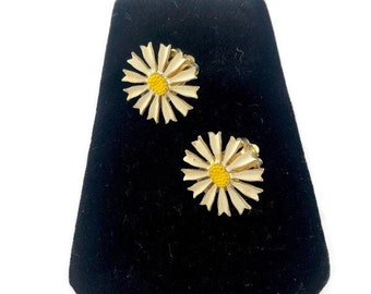 Vintage Small Enamel Daisy Clip Earrings