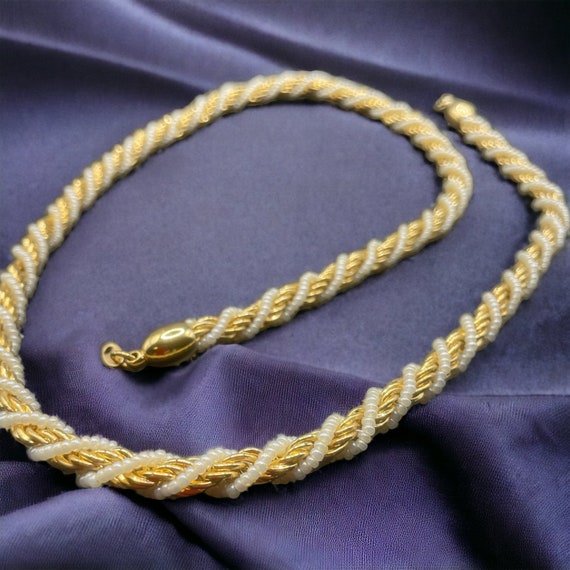 Vintage Trifari Twisted Rope Necklace, Gold Tone Neck… Gem