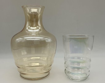 Skimrande ljus bärnstensfärgad vattenkanna för sängkanten MCM ringblommigt glas