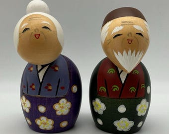 Tsusho Elder Kokeshi Dockor Japanska Set Om Två Trä Handmålade 13 cm