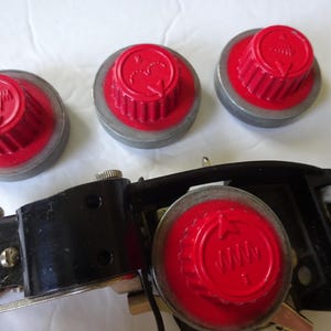 Vintage Singer Sewing Machine Automatic Zigzagger Part # 161157