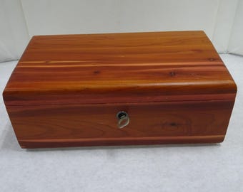 Vintage Small LANE Cedar Box Advertising Richards Furniture Torrance, California