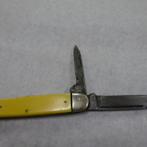 Vintage Camillus #23 Two Blade Pocketknife USA Take a LOOK