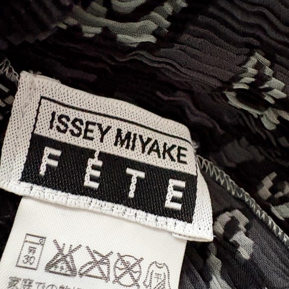 ISSEY MIYAKE FETE Multi Print Pleated Top - Etsy Canada