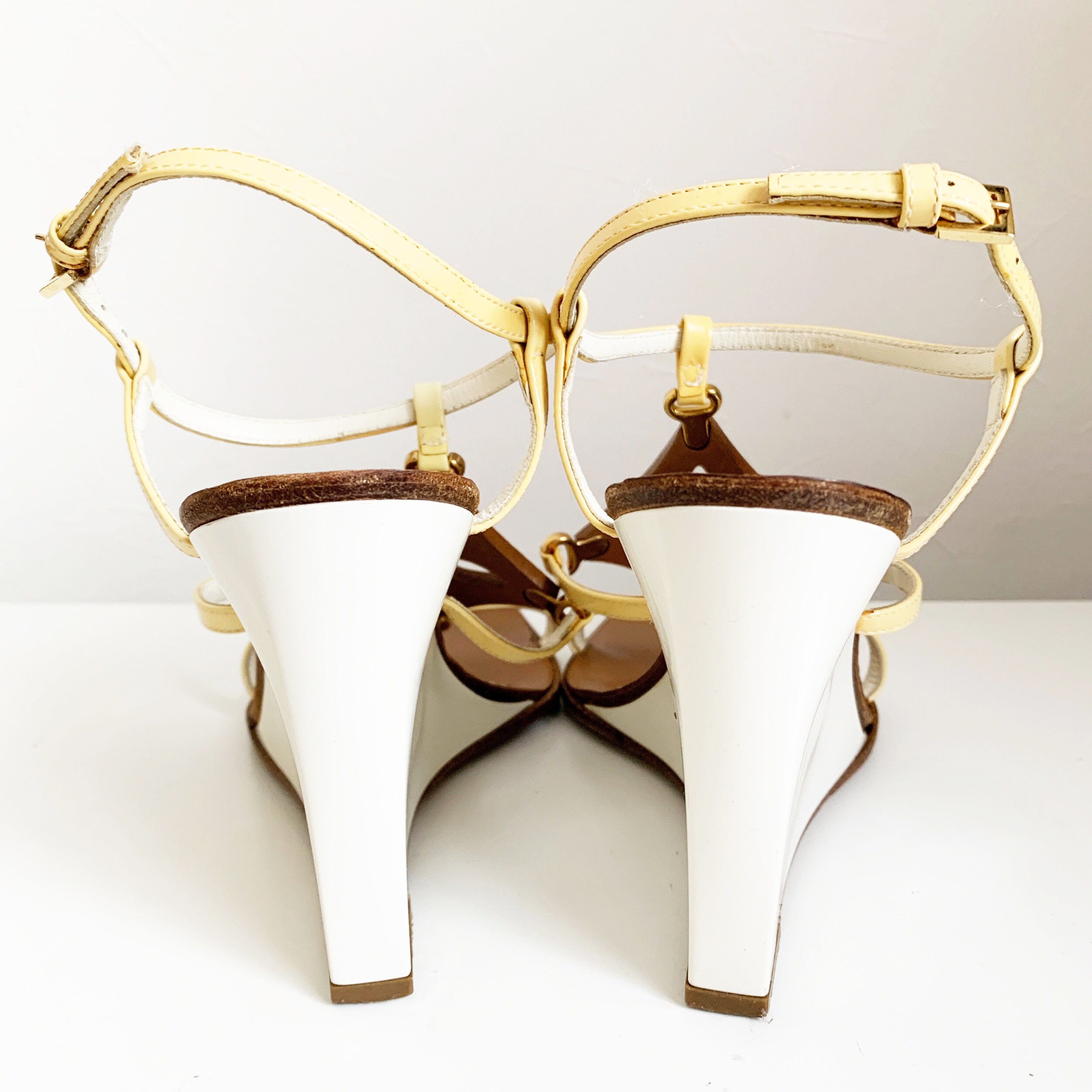 Louis vuitton 2025 tan sandals