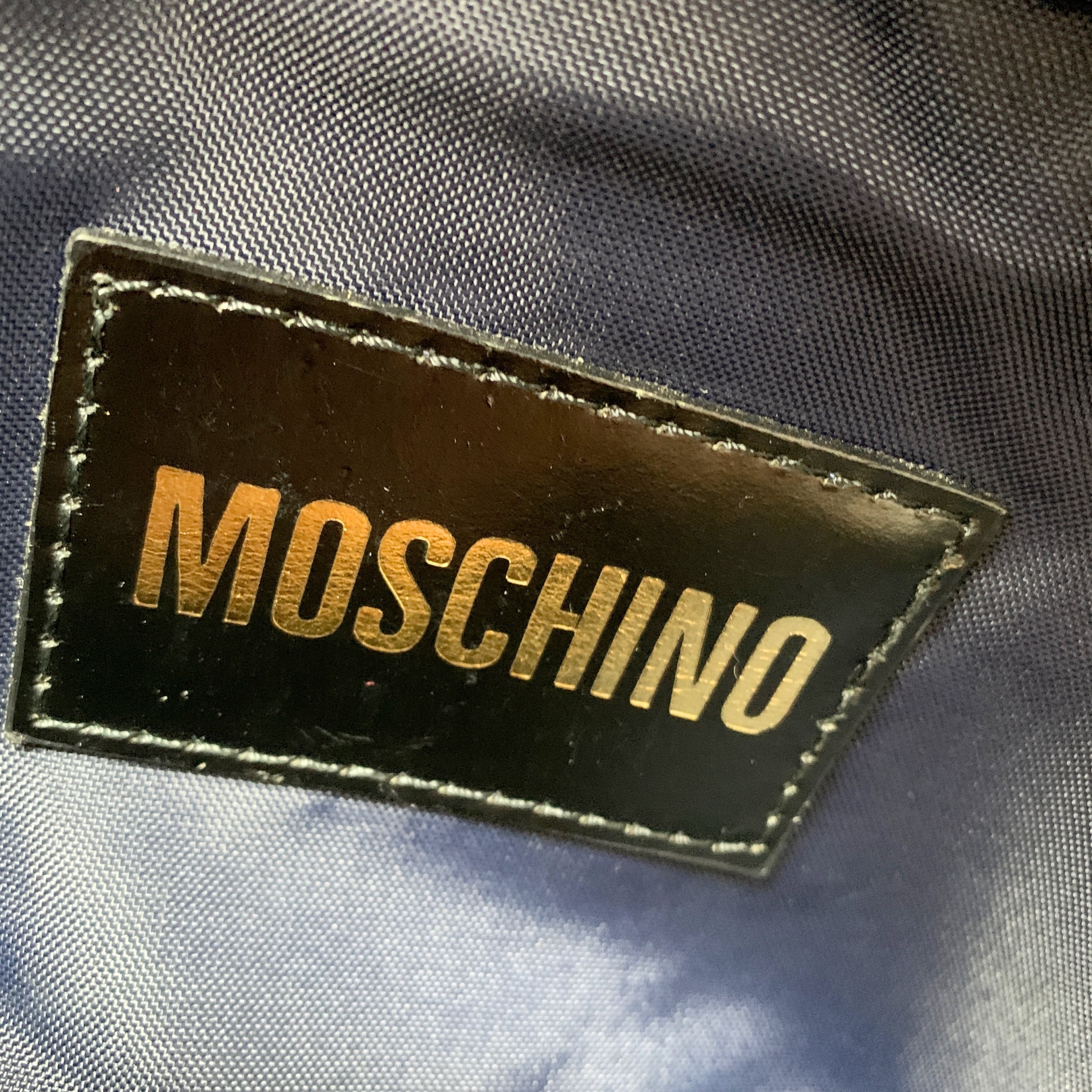 MOSCHINO ウエストバッグ 黒 金色 送料込み 匿名配送 MOSCHINO ウエストバッグ 黒 金色 送料込み 匿名配送 - メルカリ
