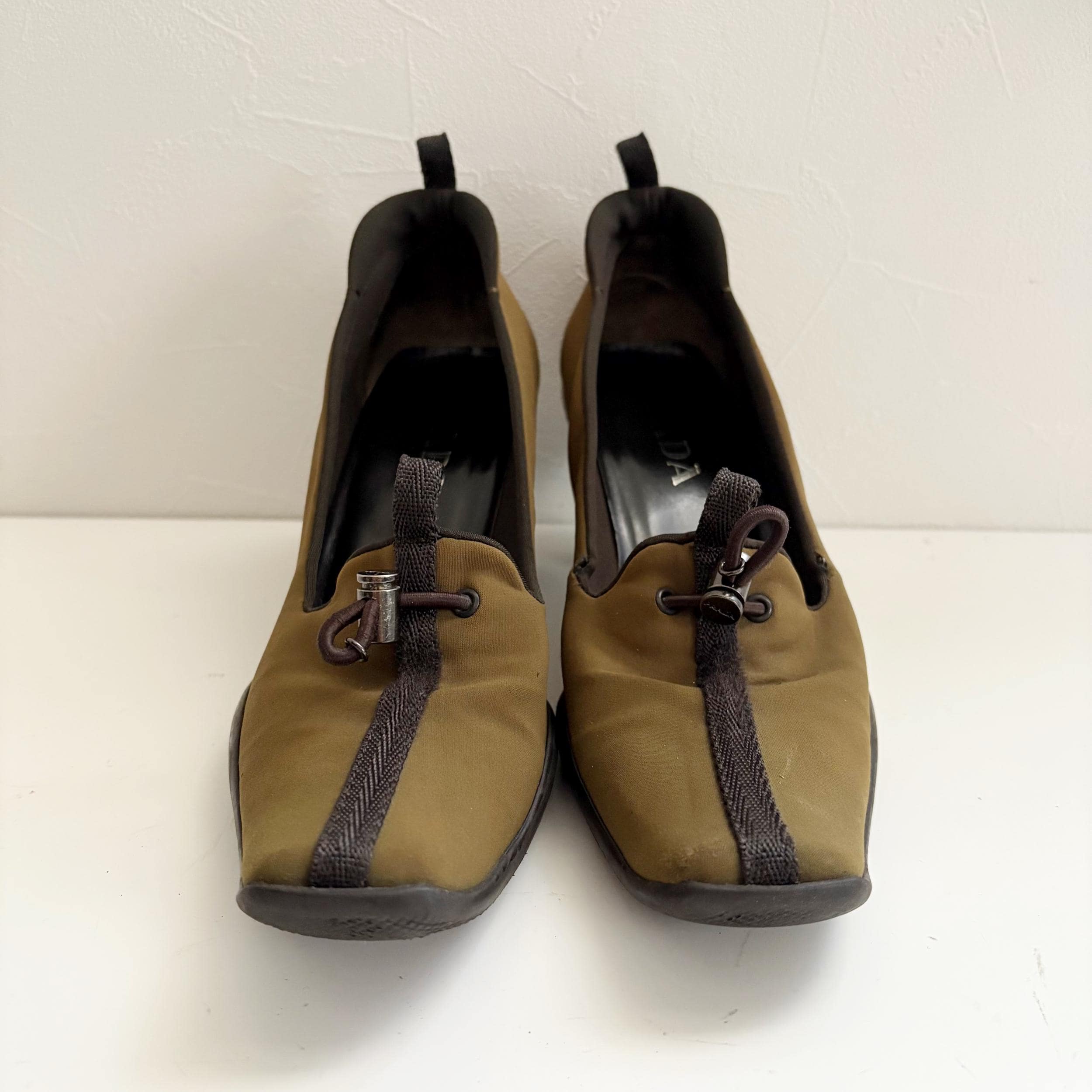 靴 Archive PRADA Olive Pumps lButton 36 PRADA Archive Vintage Bicolor Pumps - Etsy