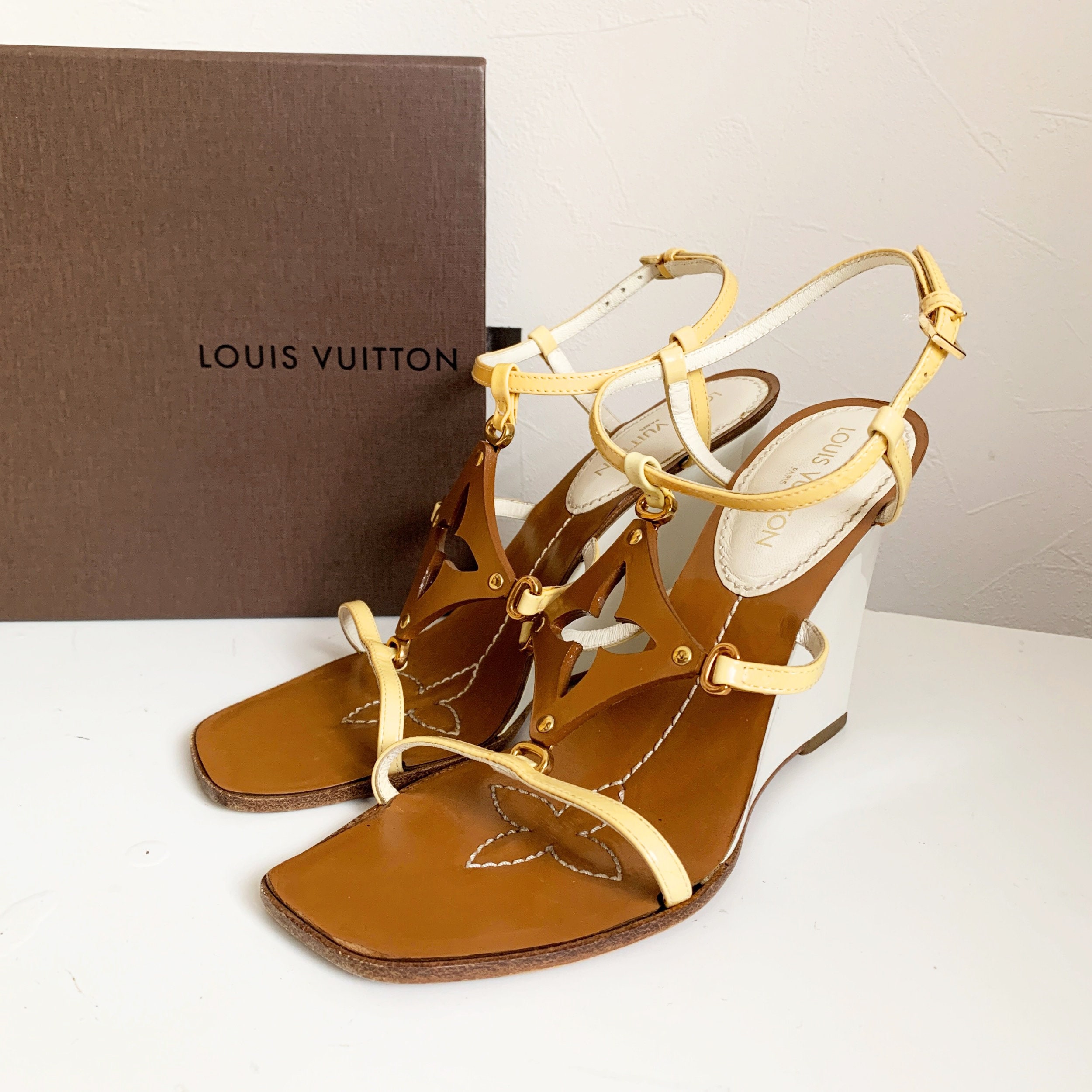 Womens Designer Sandals LOUIS VUITTON #16 Womens Designer Sandals LOUIS VUITTON