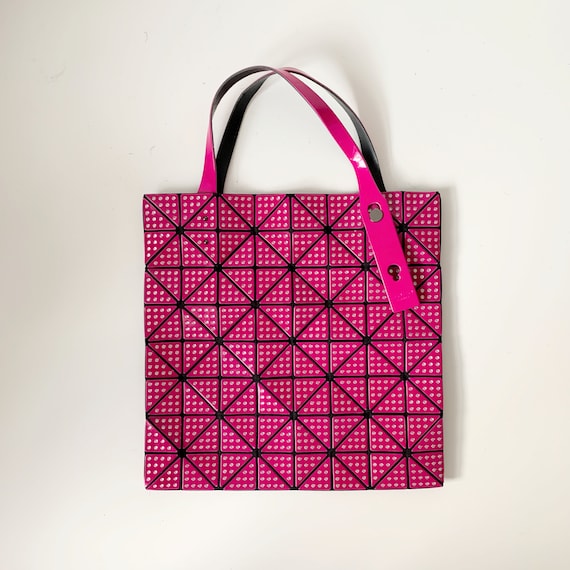 BAO BAO Issey Miyake Equilateral Triangle Peace Design Pink