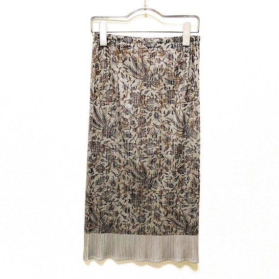 PLEATS PLEASE Issey Miyake Floral pleated skirt