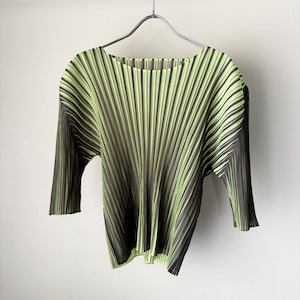 PLEATS PLEASE Issey Miyake Pleated top