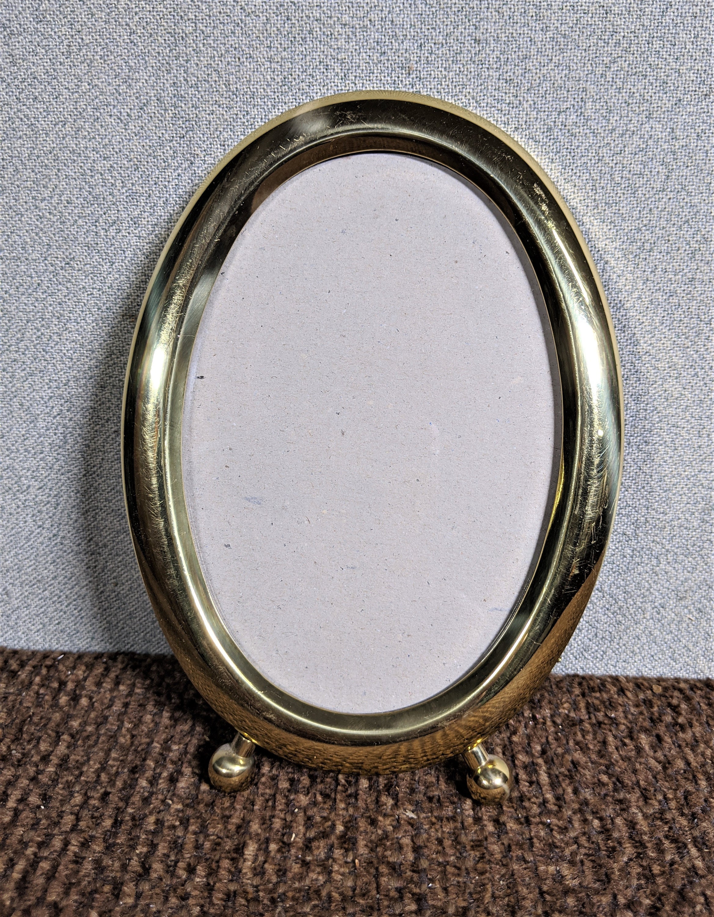 Home Décor Home & Living Brass Oval 5 x 7 Frame with Easel Back Vases