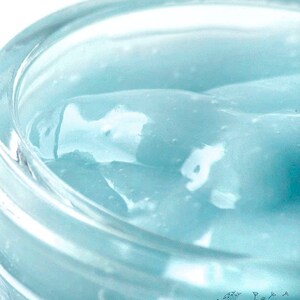 Face Mask HYALURONIC Organic extra moisturising with Aloe, Appricot and cucumber by Elixirium. image 3