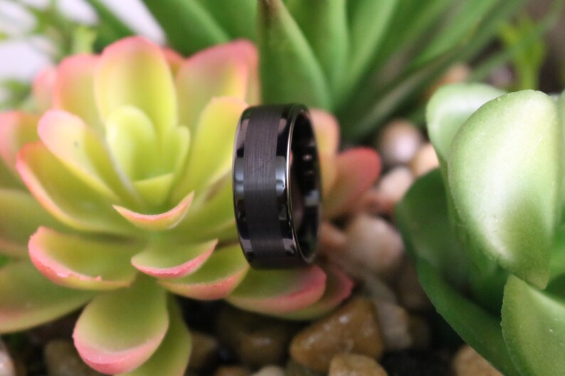 Tungsten Wedding Band,Black Tungsten Ring,Tungsten Carbide,Men /& Women,Brush Tungsten Ring,Anniversary Band,Promise Ring