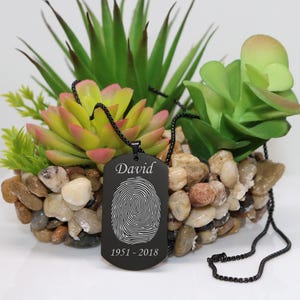 Placa de identificación para perro personalizada con huella dactilar y dos nombres - Placa de identificación para perro grabada con láser