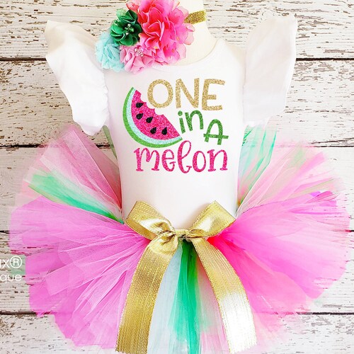 1st Birthday Watermelon Outfit, One in a melon birthday girl set, Watermelon bloomer, Watermelon smash cake outfit, round knot headband