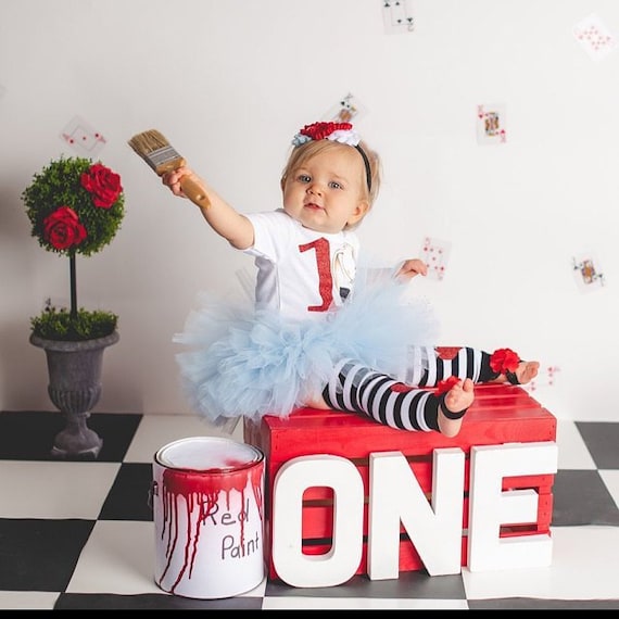 Alice Onederland Birthday Outfit // Alice in Wonderland Outfit