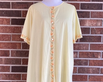 VINTAGE Pale Yellow Lingerie Cover Up Short Robe