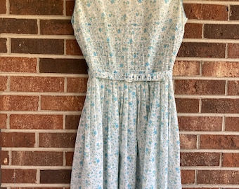 VINTAGE 1970s Blue Floral Shift Modest Sleeveless Dress with Belt size 6