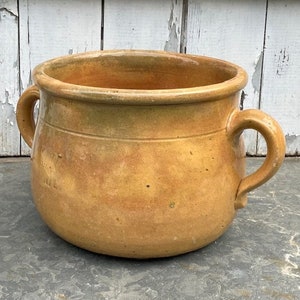 Unusual VALLAURIS Petite MARMiTE Vtg French Terracotta Curly Handles TOUPIN FAITOUT Mustard Yellow Glaze SooTY BOTToM COUNTRYfARM Kitchen