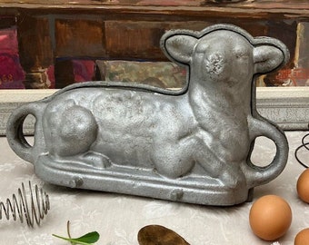 Large 14"/35cmL Antique Vtg French EASTER LAMB Cake MOLD Cast Aluminium COUNTRyFARM Kitchen COLLECTiON Déco Pâques Alsatian Eastern France