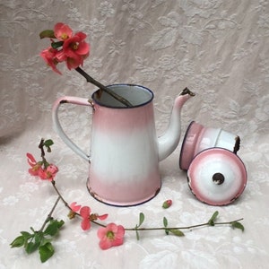Old 1920s French ENAMELWARE PINK SHADiNG COFFEEPOT Coffee Pot Half Filter Rust and Chips COUNTRyFARM Kitchen Decor COLLECTiON Cafetière Gift