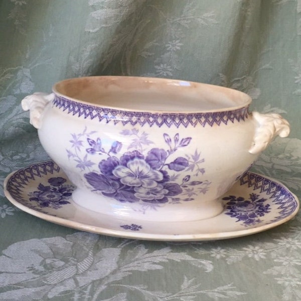 Antique French LAvENDER SAUCEBOAT Sarreguemines 1880 French Porcelaine w. Underplate ROSEs LILIEs Nasturtium KiTCHEN Display Saucière Mauve